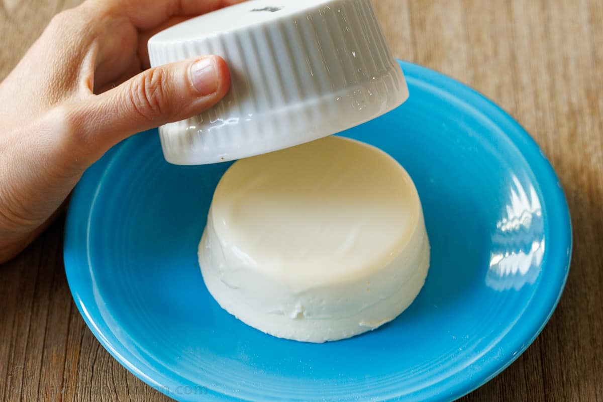 How to turn out a Panna Cotta from the molding ramekin.