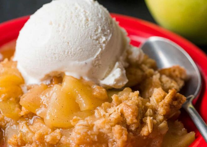 Apple Crisp Recipe (VIDEO) – NatashasKitchen.com