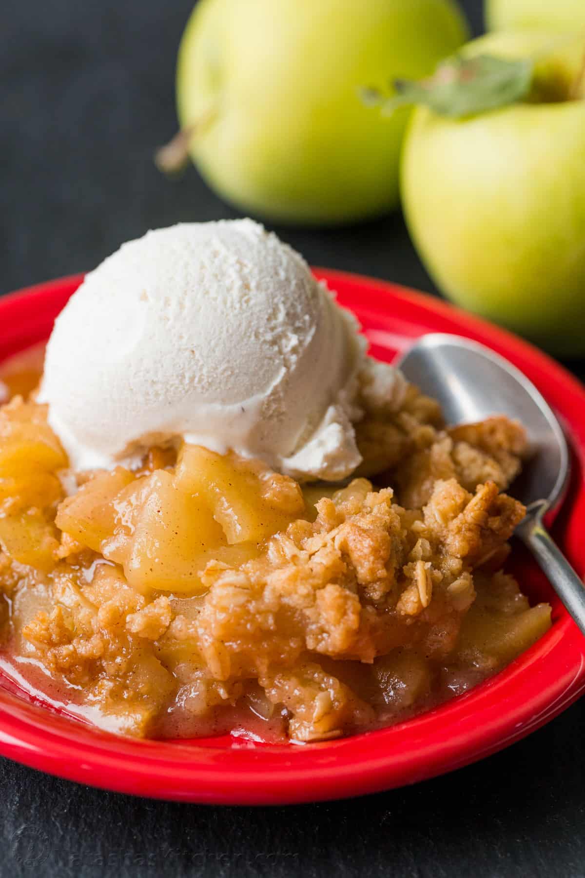 Apple Crisp Recipe (VIDEO) – NatashasKitchen.com