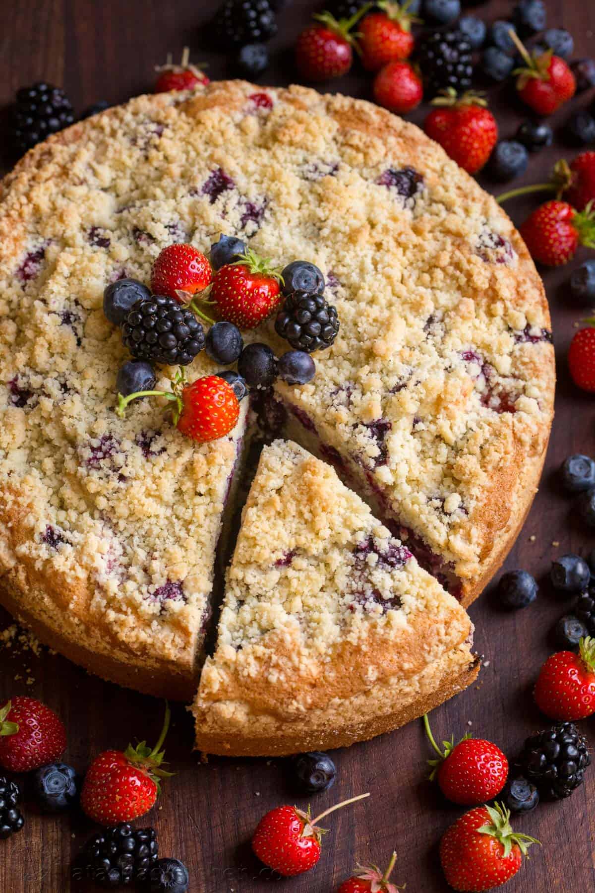 Easy Berry Cake Recipe (VIDEO)