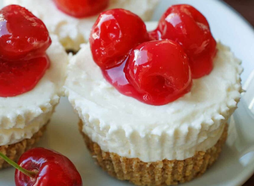 No-Bake Mini Cheesecakes Recipe (VIDEO)